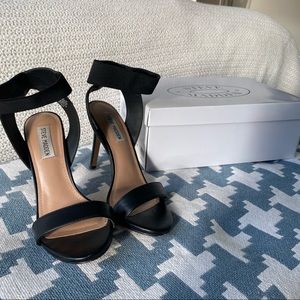 Steve Madden heels with box